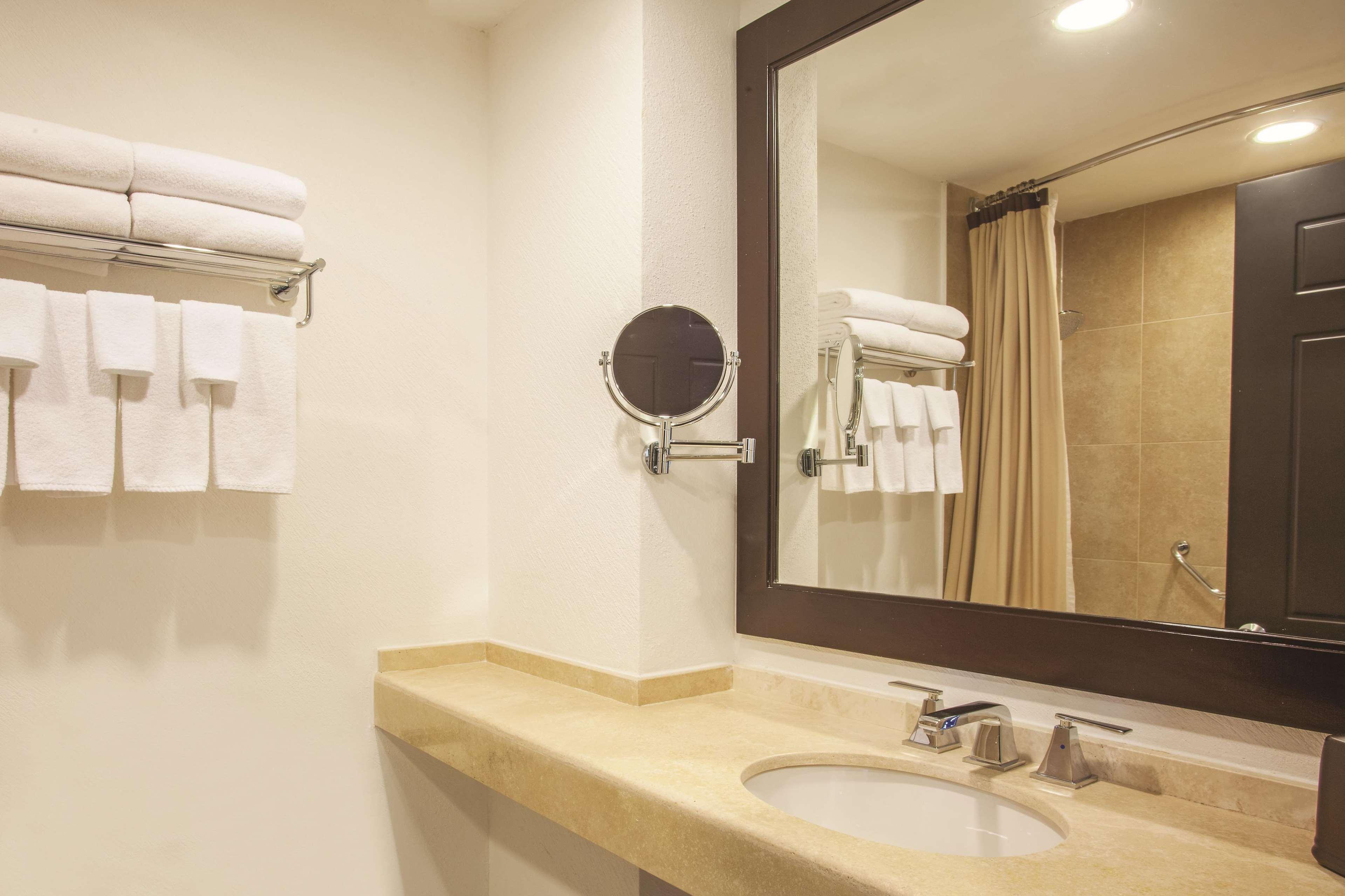 La Quinta By Wyndham Poza Rica Hotel Ngoại thất bức ảnh