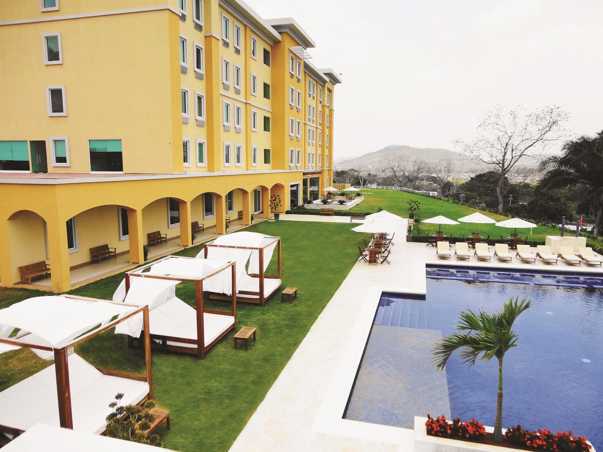 La Quinta By Wyndham Poza Rica Hotel Ngoại thất bức ảnh